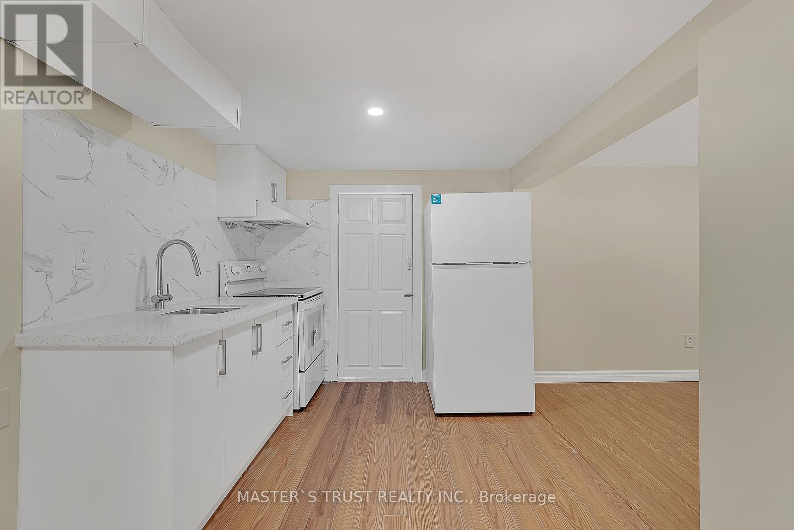 4061 Dufferin Street, Toronto, Ontario  M3H 5R7 - Photo 30 - C12460826