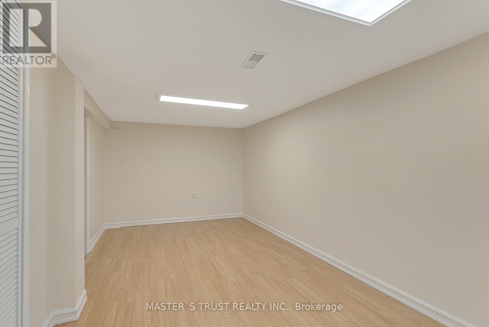 4061 Dufferin Street, Toronto, Ontario  M3H 5R7 - Photo 38 - C12460826