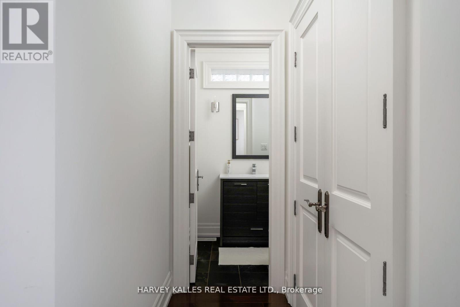 60 Mcgillivray Avenue, Toronto, Ontario  M5M 2Y2 - Photo 14 - C12460831