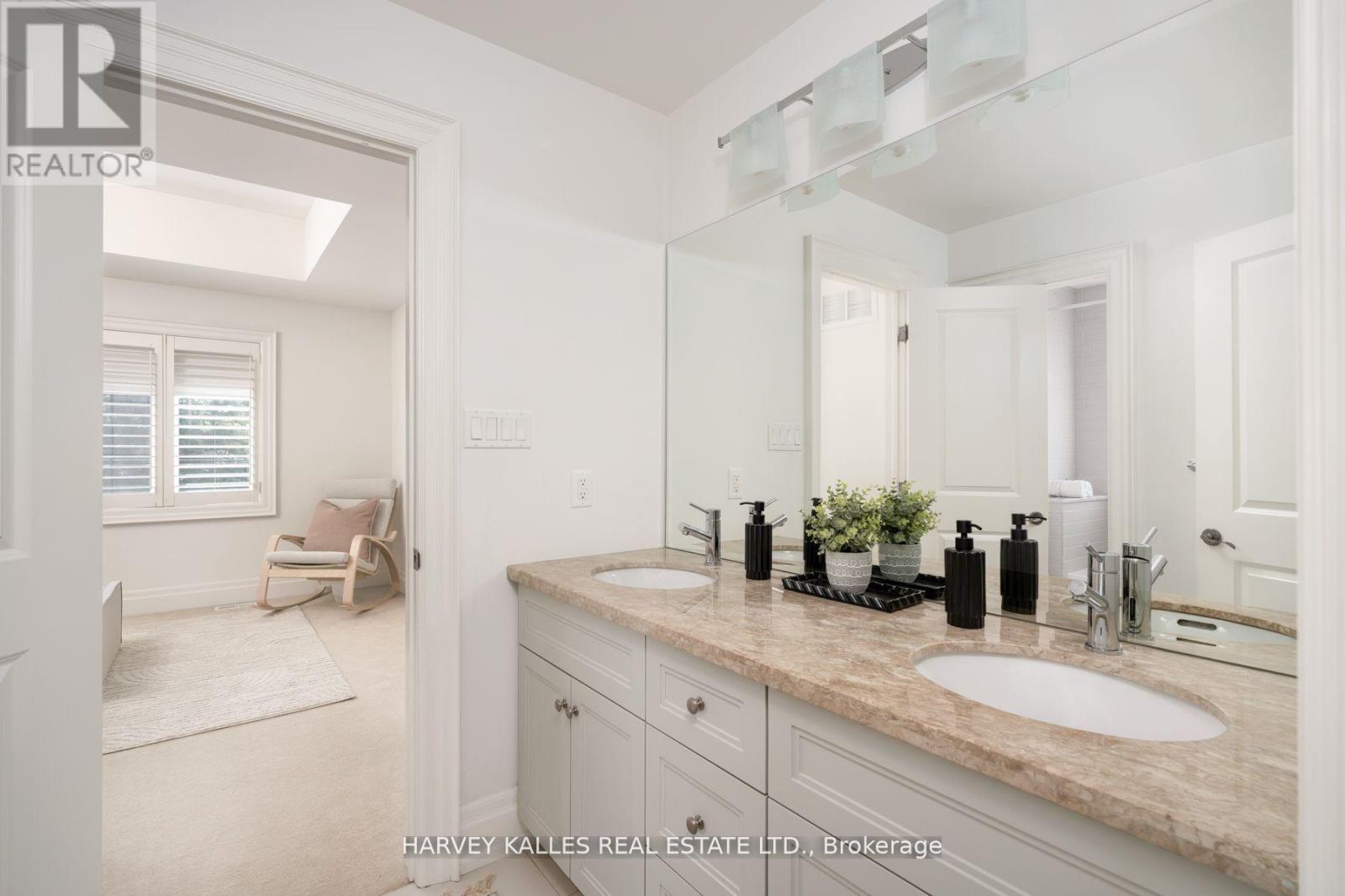 60 Mcgillivray Avenue, Toronto, Ontario  M5M 2Y2 - Photo 24 - C12460831