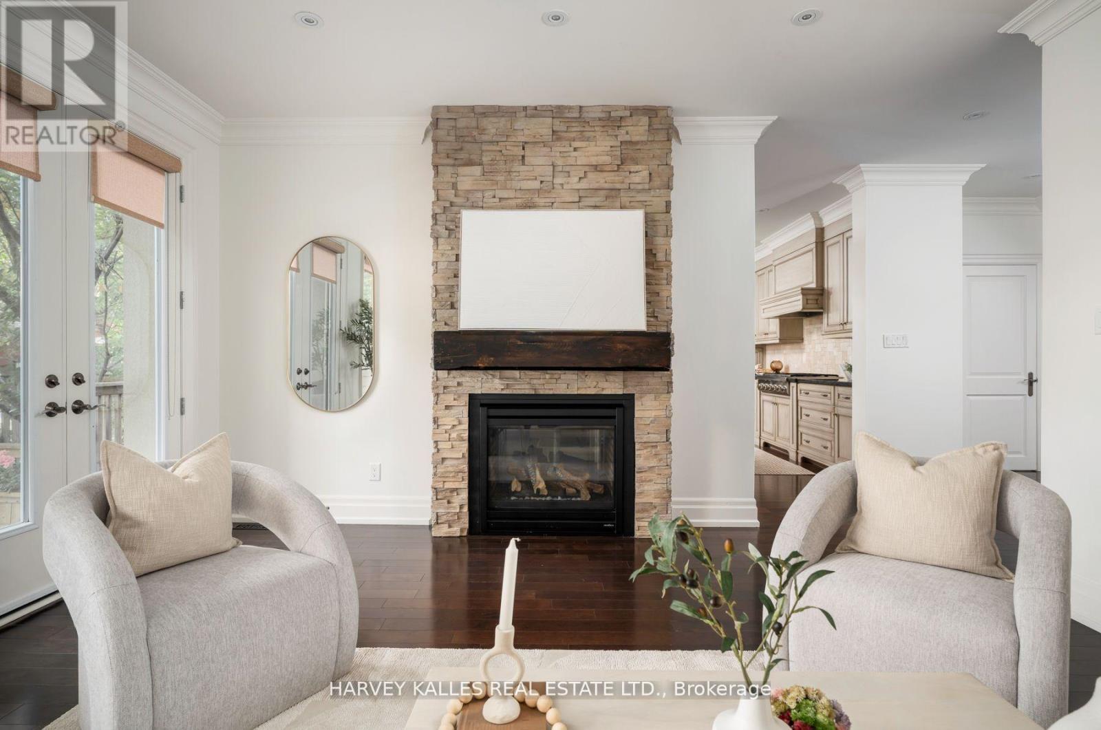 60 Mcgillivray Avenue, Toronto, Ontario  M5M 2Y2 - Photo 7 - C12460831