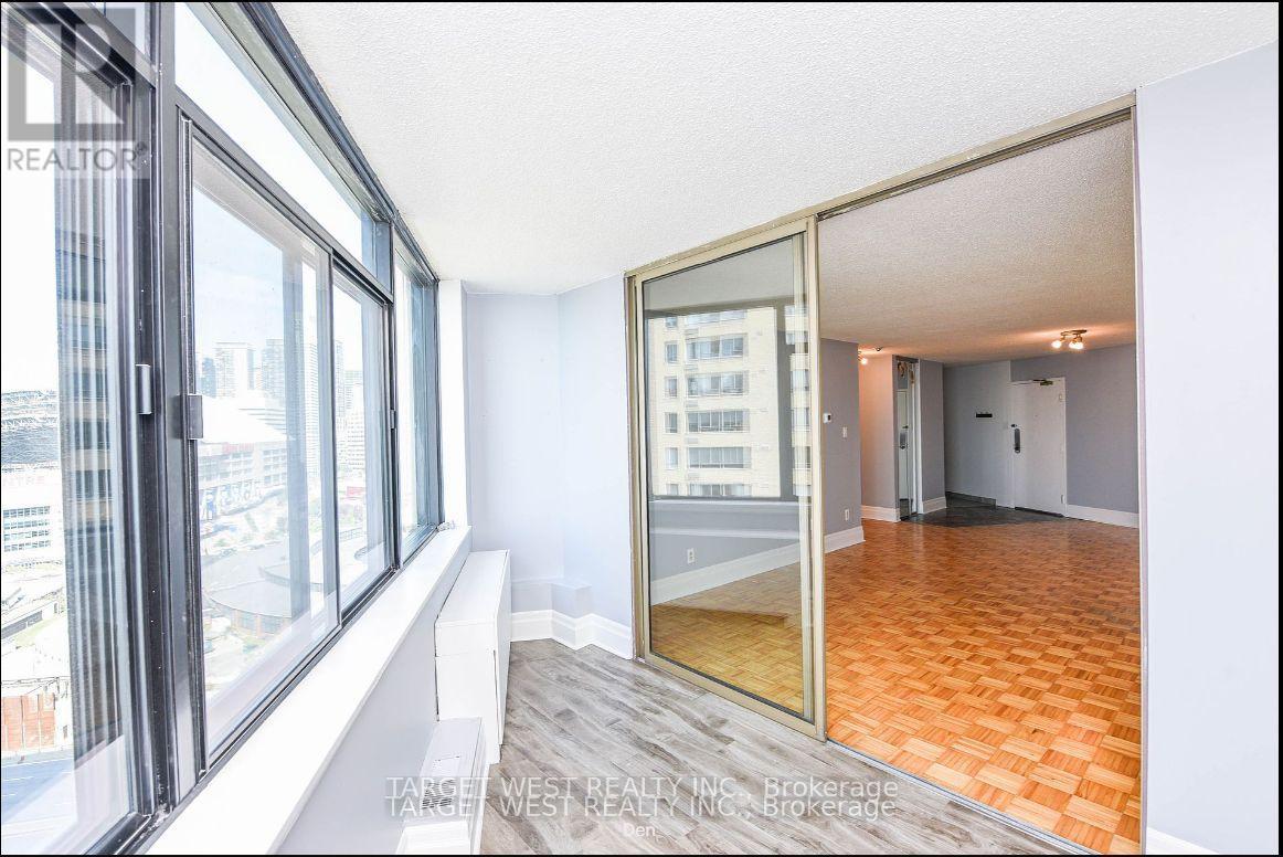 1903 - 250 Queens Quay, Toronto, Ontario  M5J 2N2 - Photo 12 - C12460849