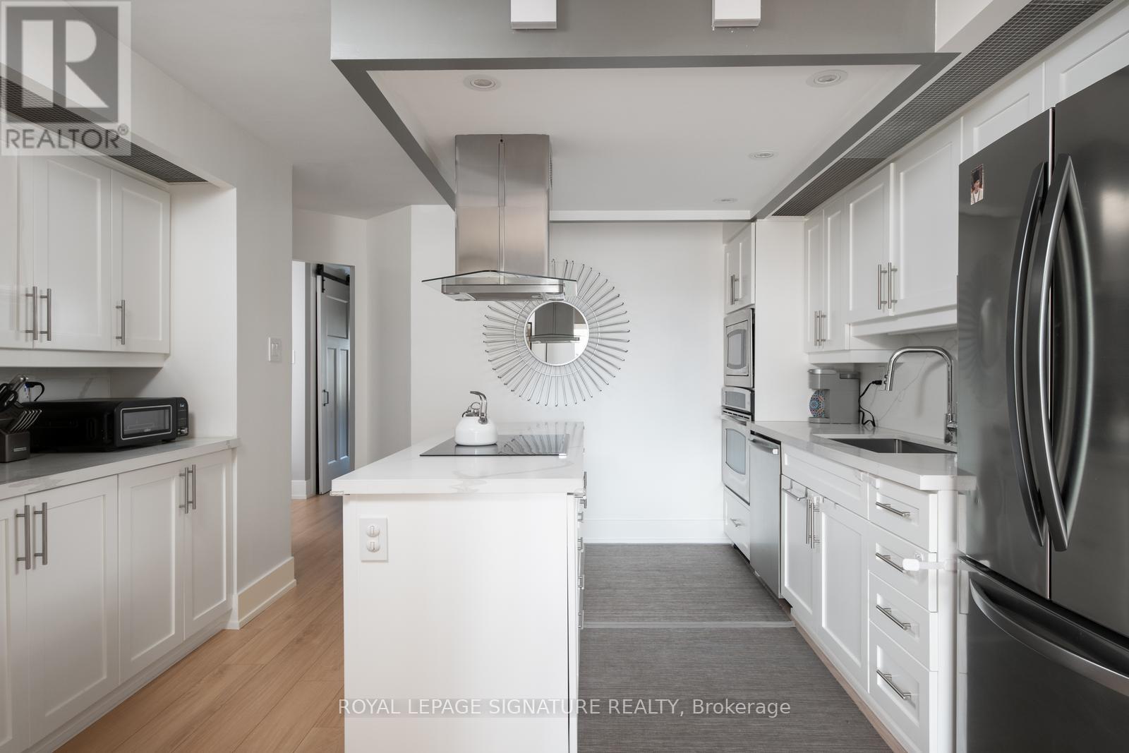 1201 - 110 Bloor Street W, Toronto, Ontario  M5S 2W7 - Photo 14 - C12460887