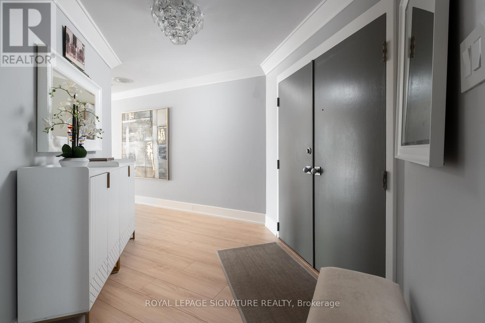 1201 - 110 Bloor Street W, Toronto, Ontario  M5S 2W7 - Photo 18 - C12460887