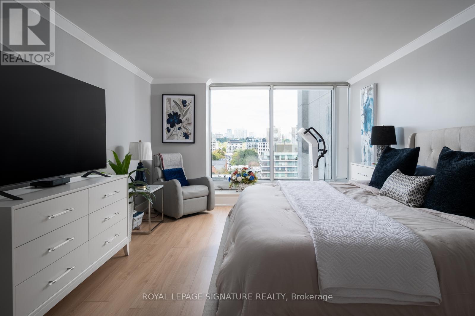 1201 - 110 Bloor Street W, Toronto, Ontario  M5S 2W7 - Photo 21 - C12460887