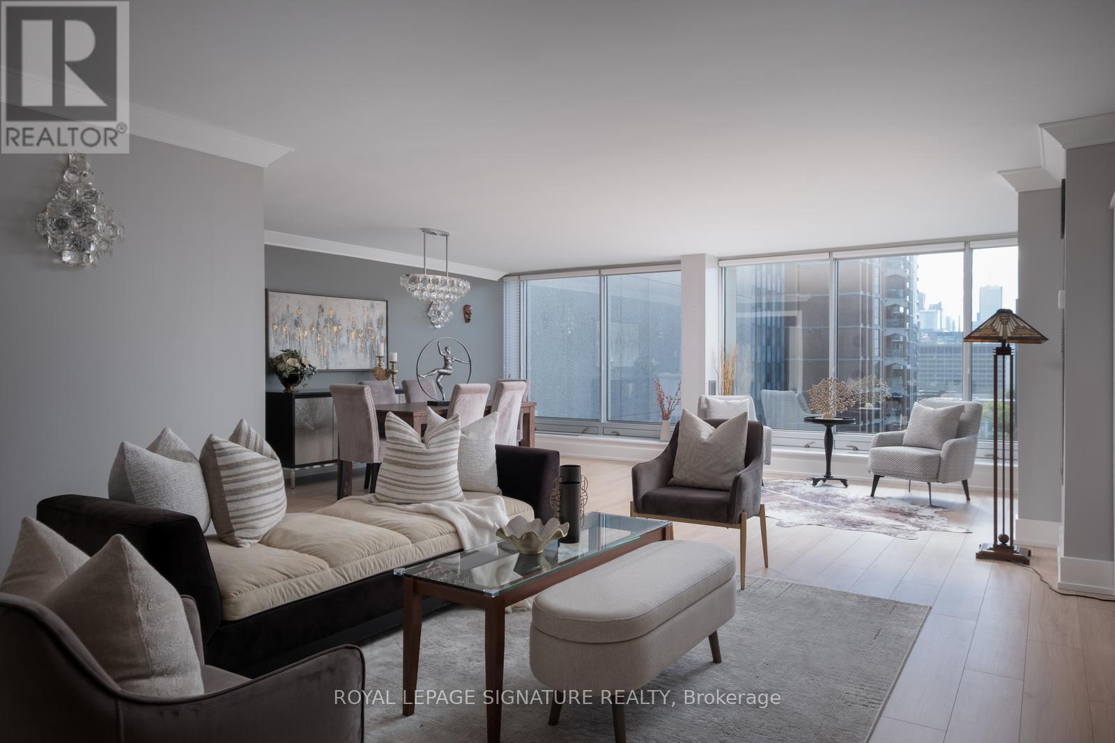 1201 - 110 Bloor Street W, Toronto, Ontario  M5S 2W7 - Photo 3 - C12460887