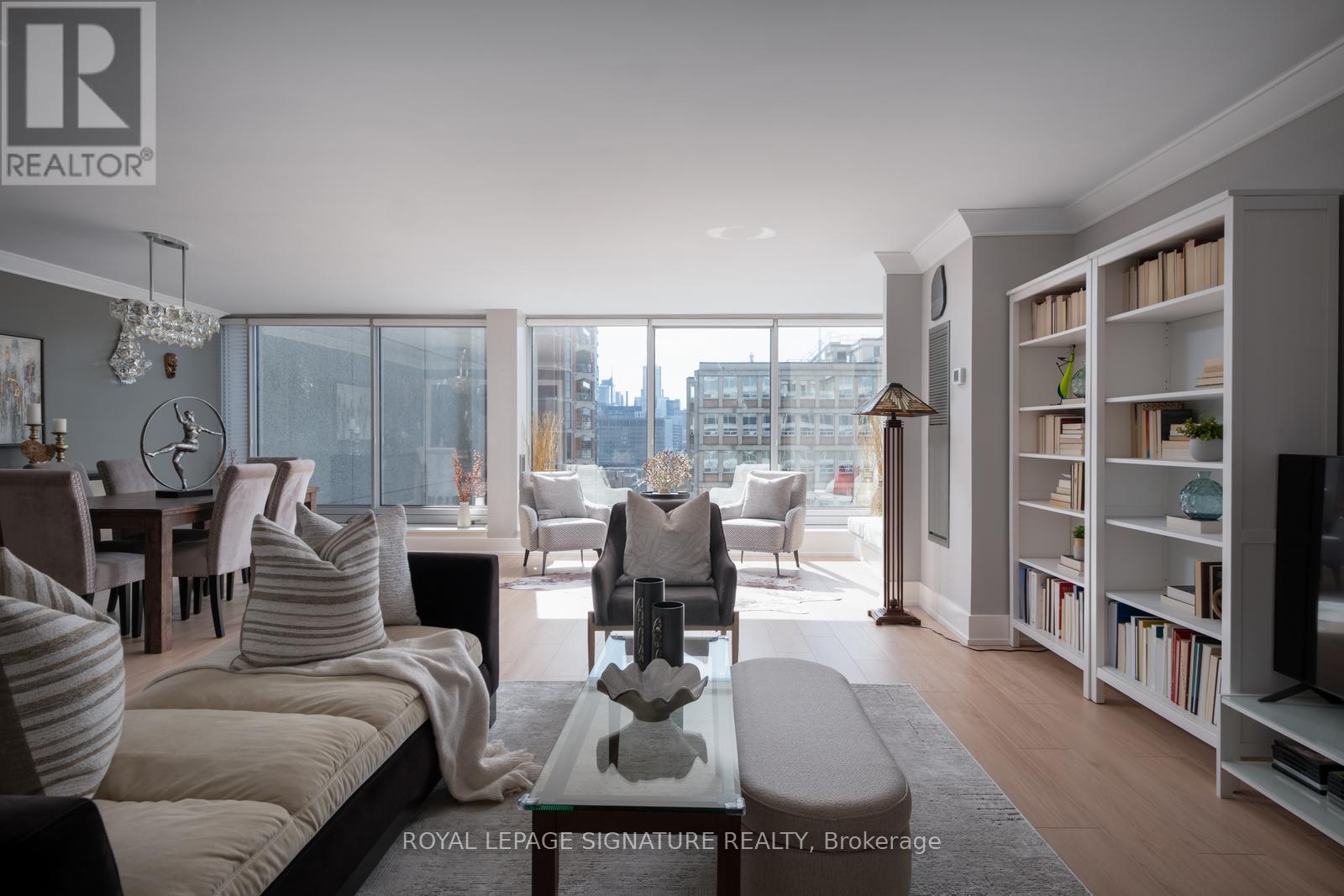 1201 - 110 Bloor Street W, Toronto, Ontario  M5S 2W7 - Photo 4 - C12460887