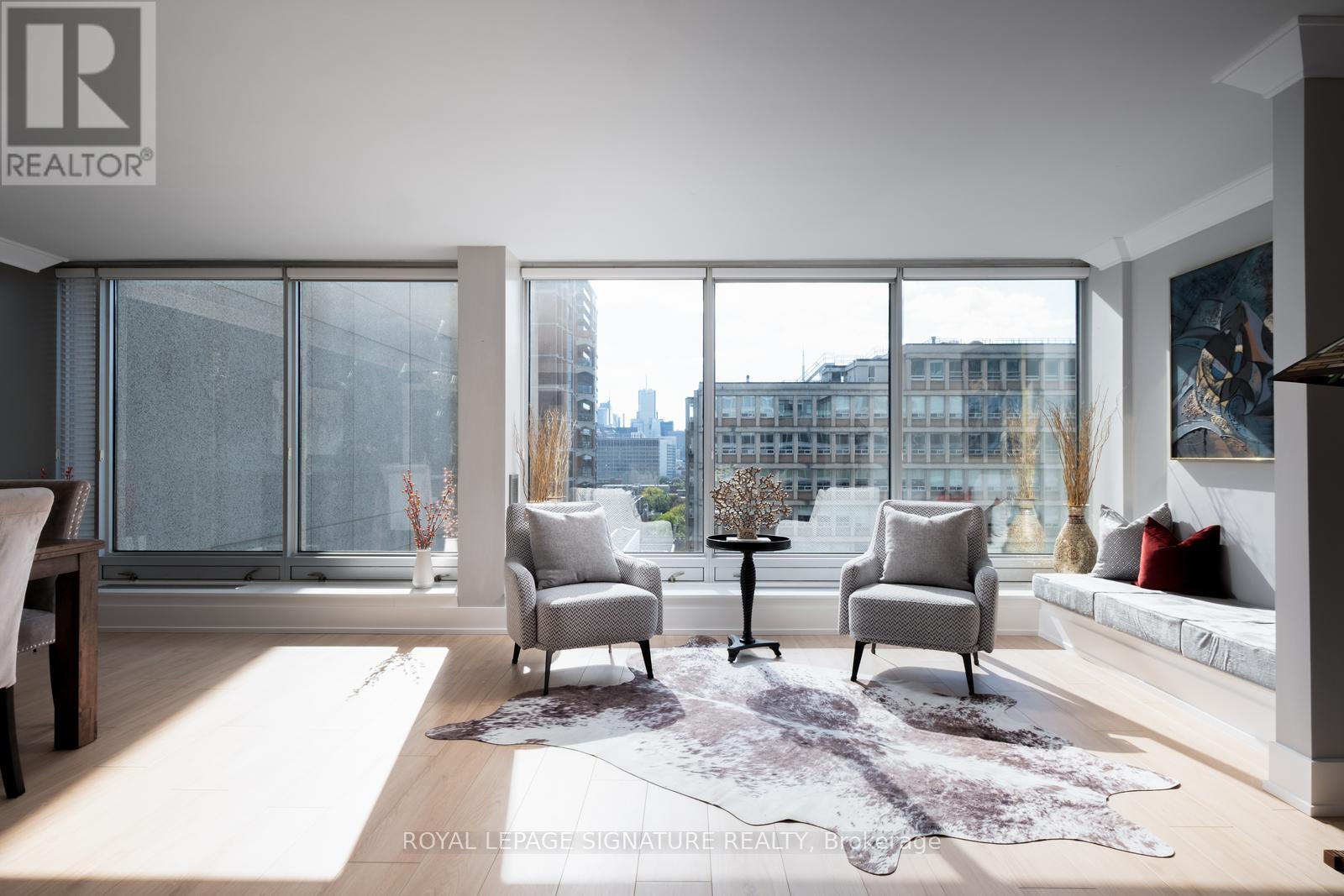 1201 - 110 Bloor Street W, Toronto, Ontario  M5S 2W7 - Photo 9 - C12460887