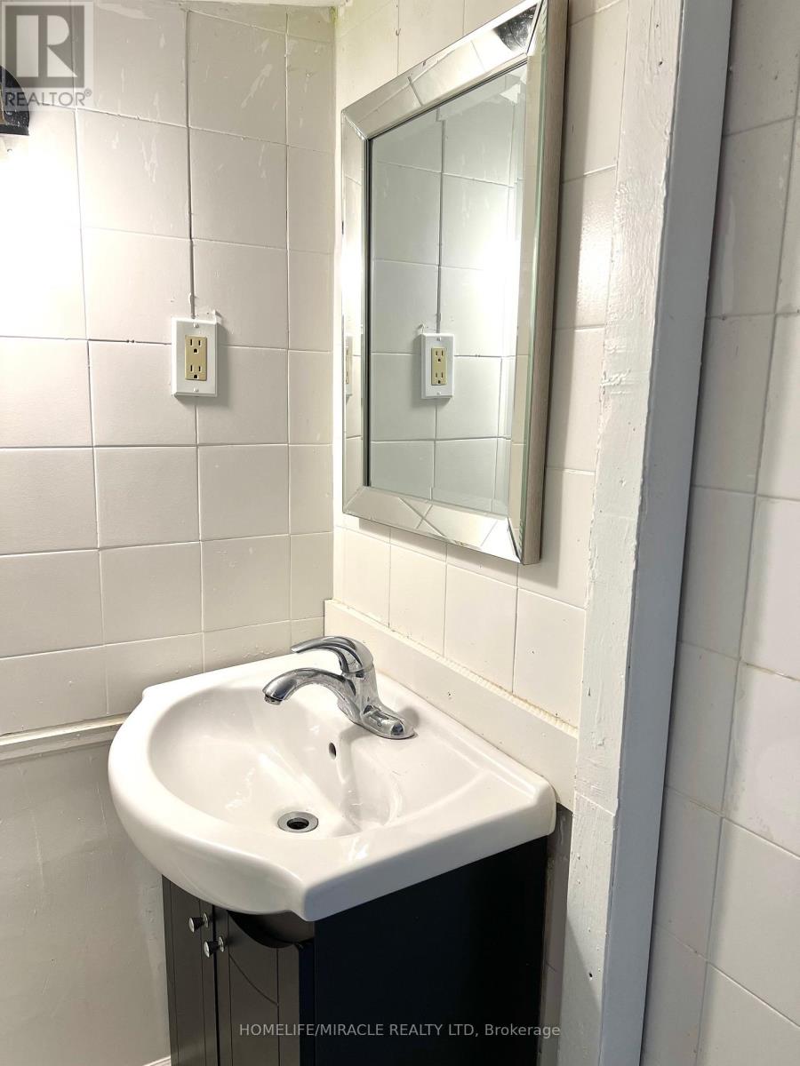 2 - 1 Givins Street, Toronto, Ontario  M6J 2X5 - Photo 15 - C12460896