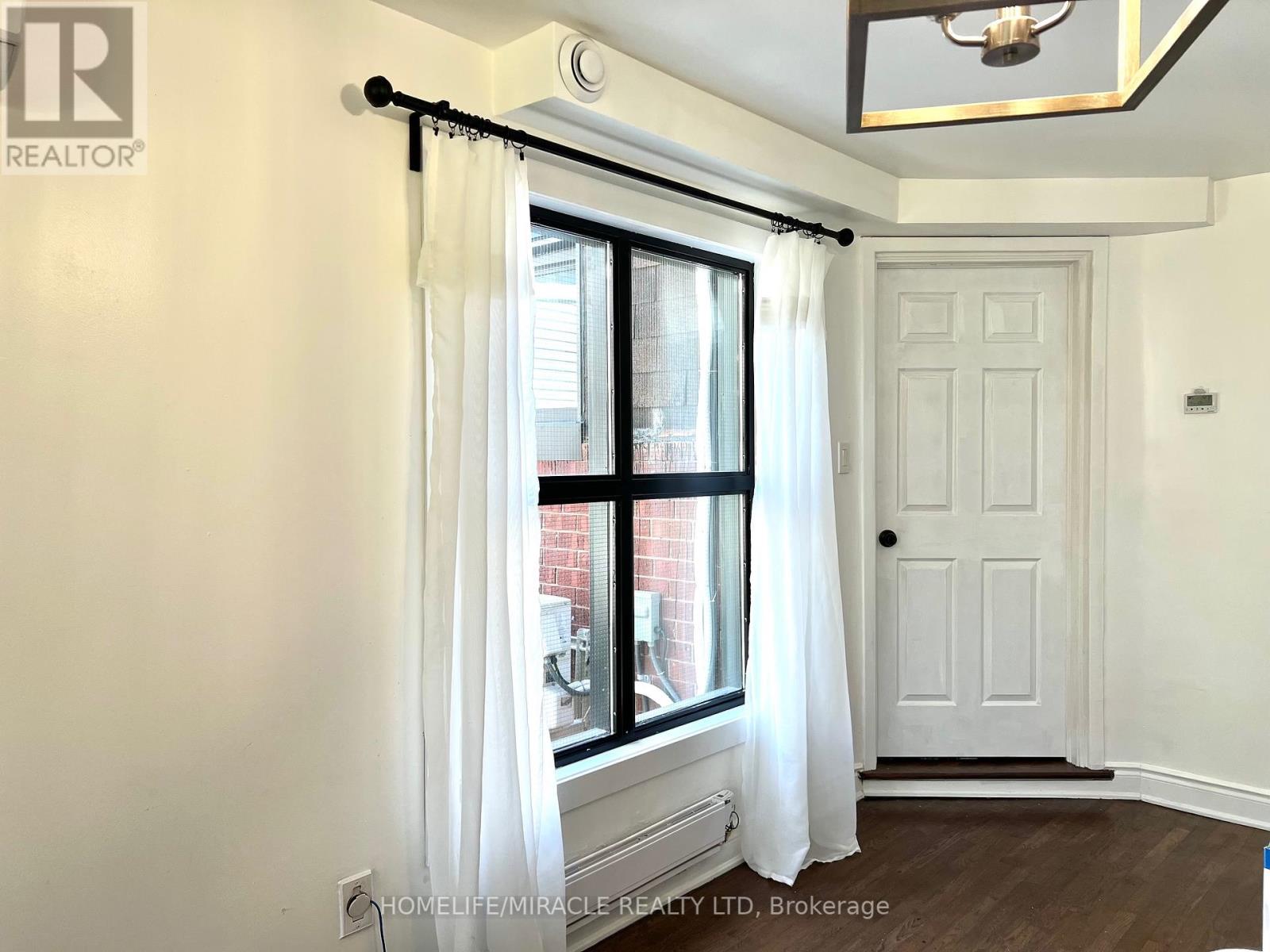 2 - 1 Givins Street, Toronto, Ontario  M6J 2X5 - Photo 5 - C12460896