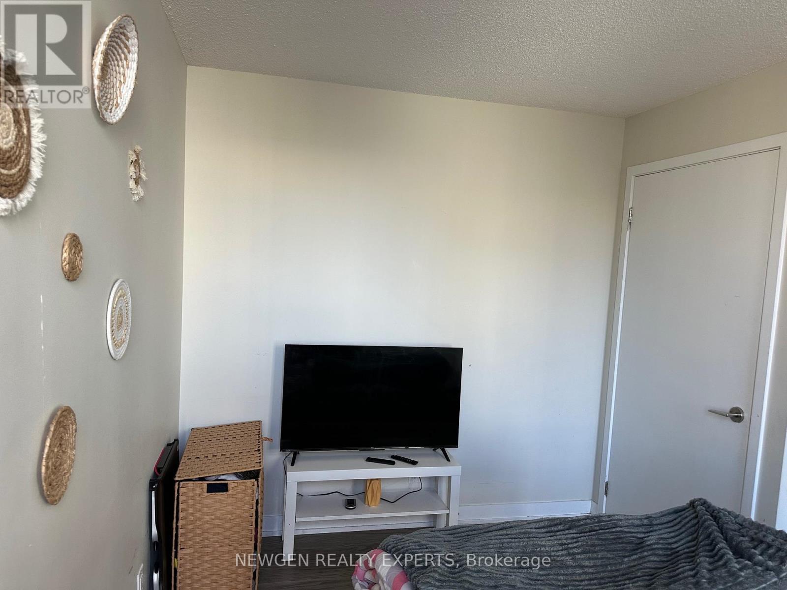 702 - 38 Monte Kwinter Court, Toronto, Ontario  M3H 0E2 - Photo 10 - C12460898