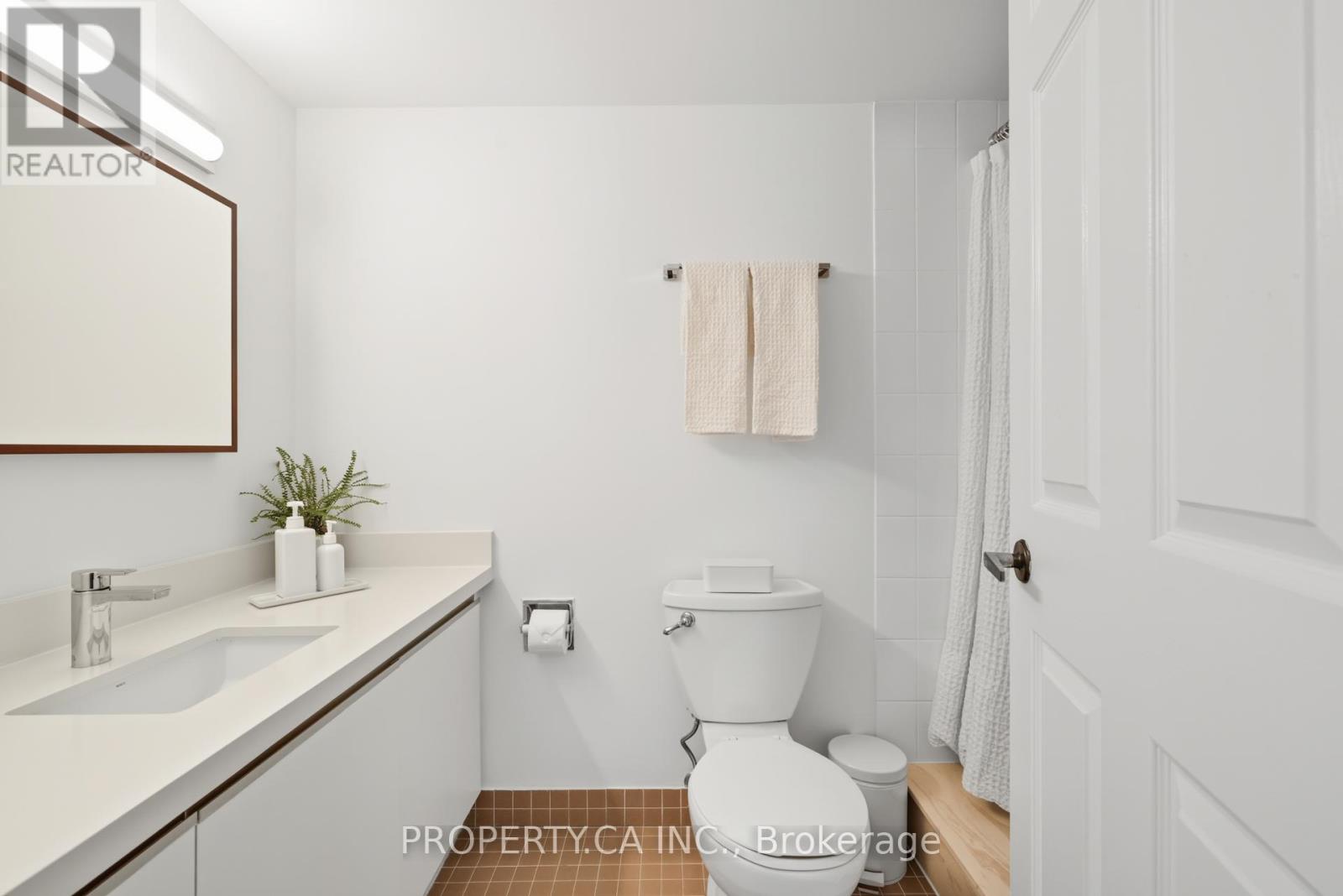 1501 - 45 Carlton Street, Toronto, Ontario  M5B 2H9 - Photo 13 - C12460934