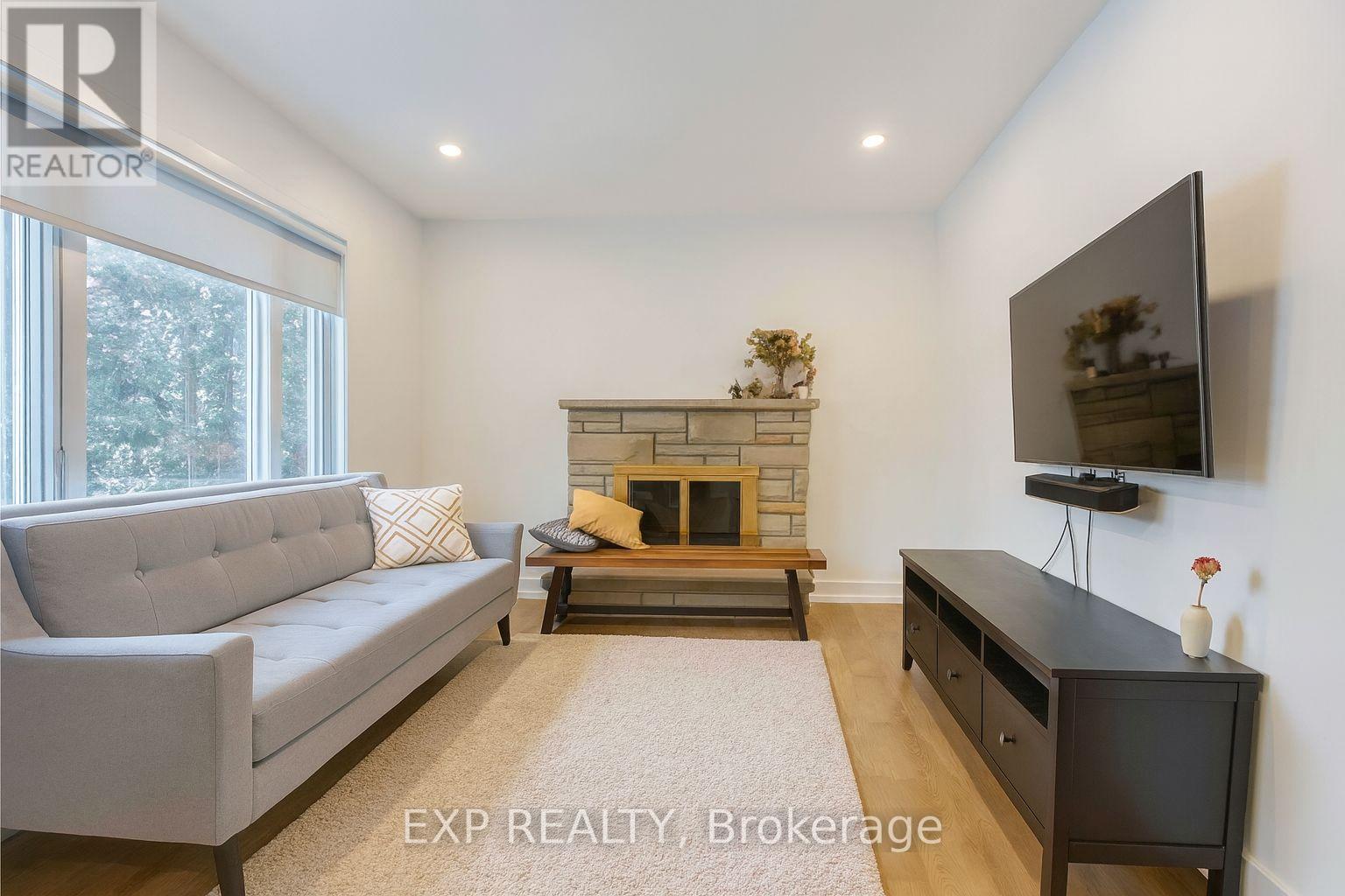 65 Anndale Drive, Toronto, Ontario  M2N 2X2 - Photo 3 - C12460954