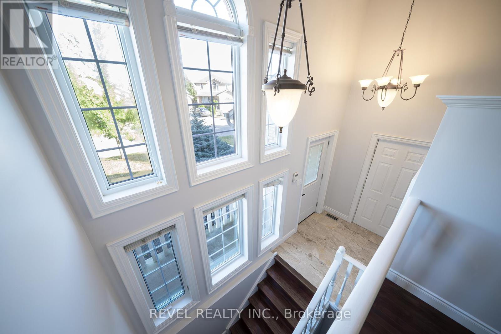 145 Oldham Street, London South, Ontario  N5Z 5E1 - Photo 3 - X12460742