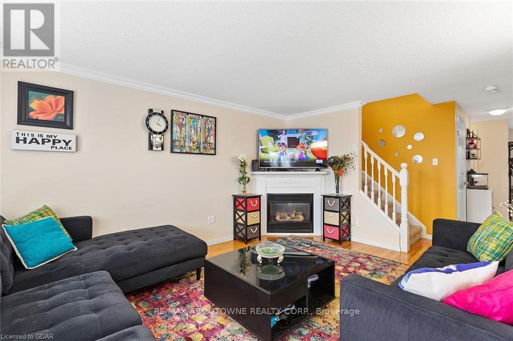 Main - 53 Boulder Crescent, Guelph, Ontario  N1G 5A2 - Photo 11 - X12460760