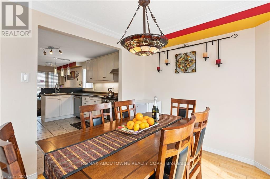 Main - 53 Boulder Crescent, Guelph, Ontario  N1G 5A2 - Photo 12 - X12460760