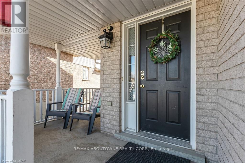 Main - 53 Boulder Crescent, Guelph, Ontario  N1G 5A2 - Photo 3 - X12460760