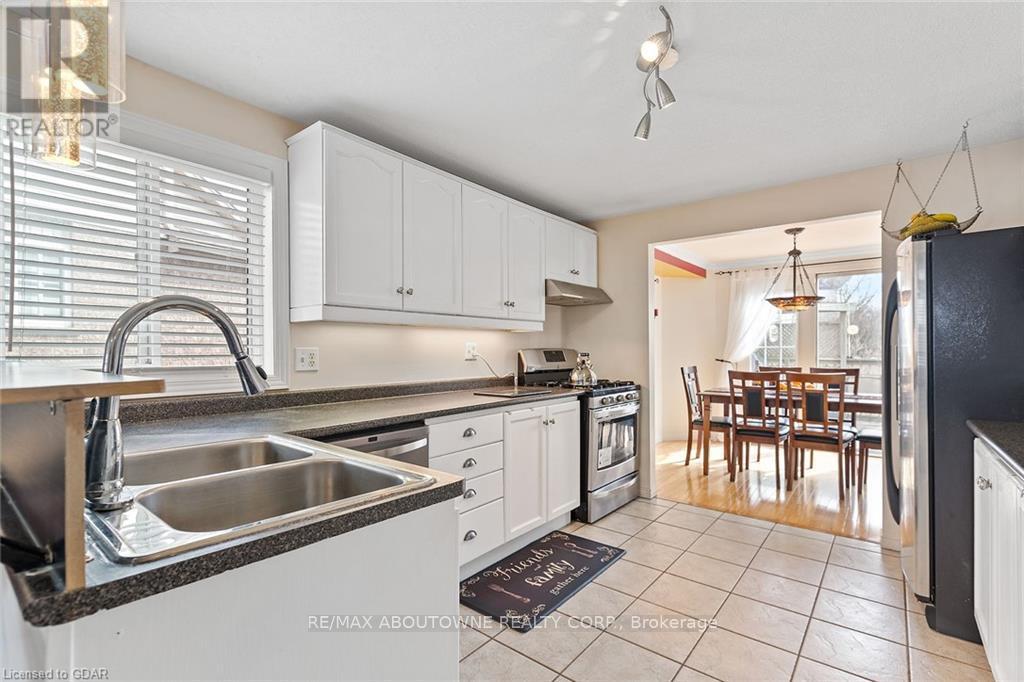 Main - 53 Boulder Crescent, Guelph, Ontario  N1G 5A2 - Photo 7 - X12460760