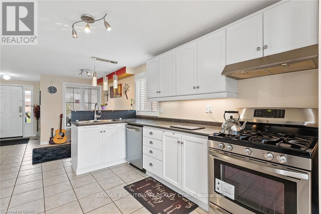 Main - 53 Boulder Crescent, Guelph, Ontario  N1G 5A2 - Photo 8 - X12460760