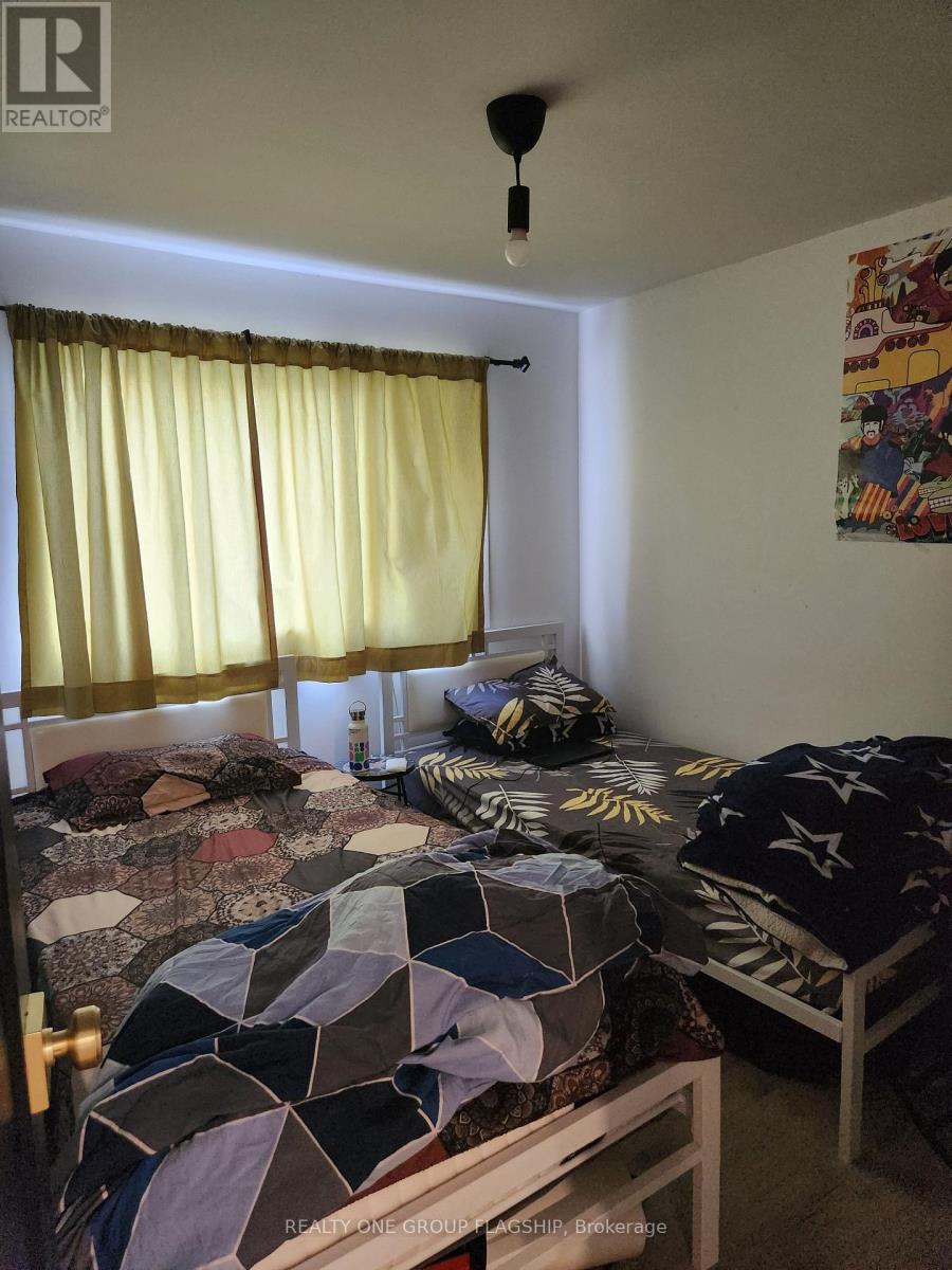 44 - 267 Traynor Avenue, Kitchener, Ontario  N2C 1W7 - Photo 5 - X12460774
