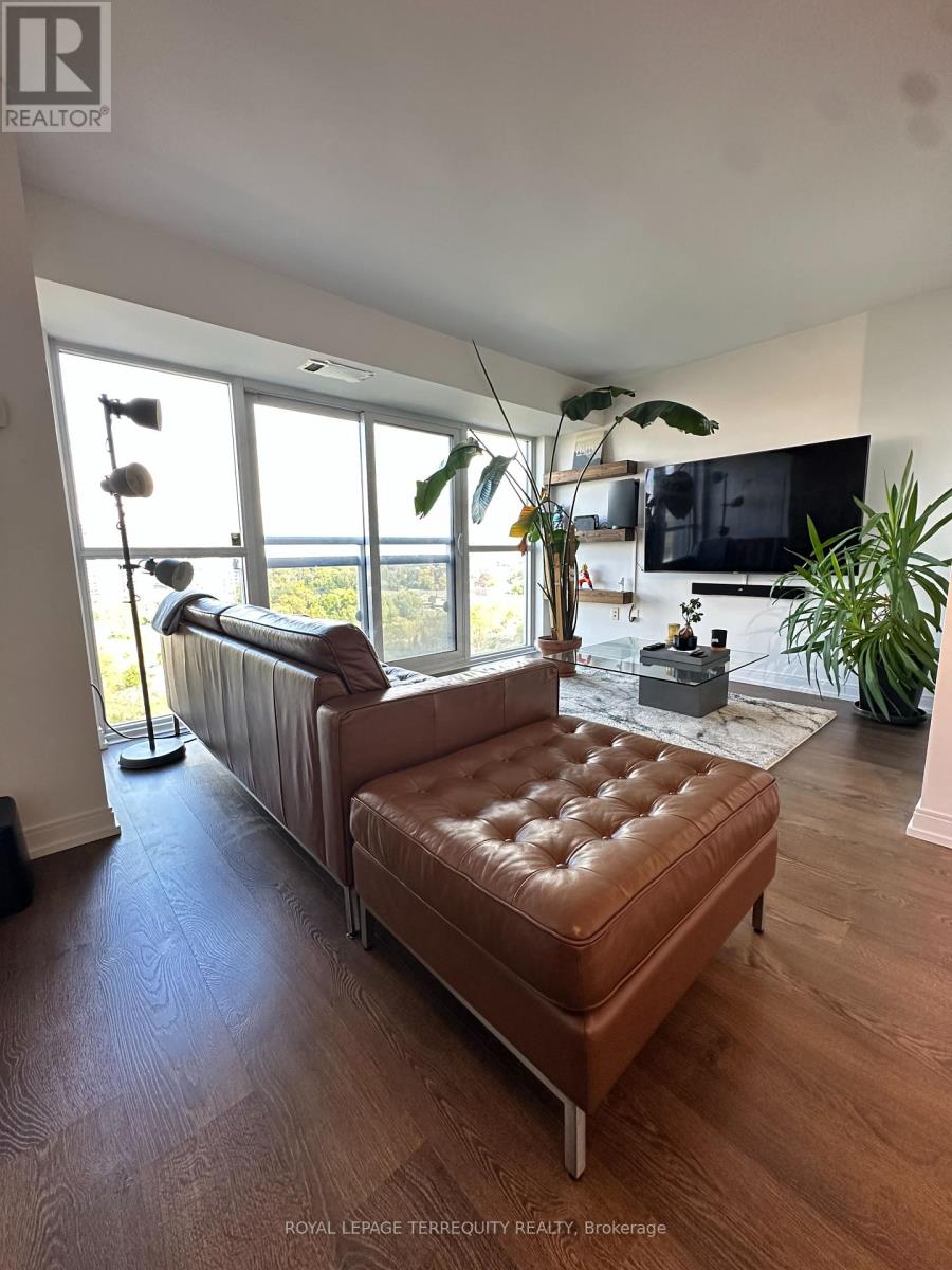 1121 - 275 Village Green Square, Toronto, Ontario  M1S 0L8 - Photo 1 - E12460814