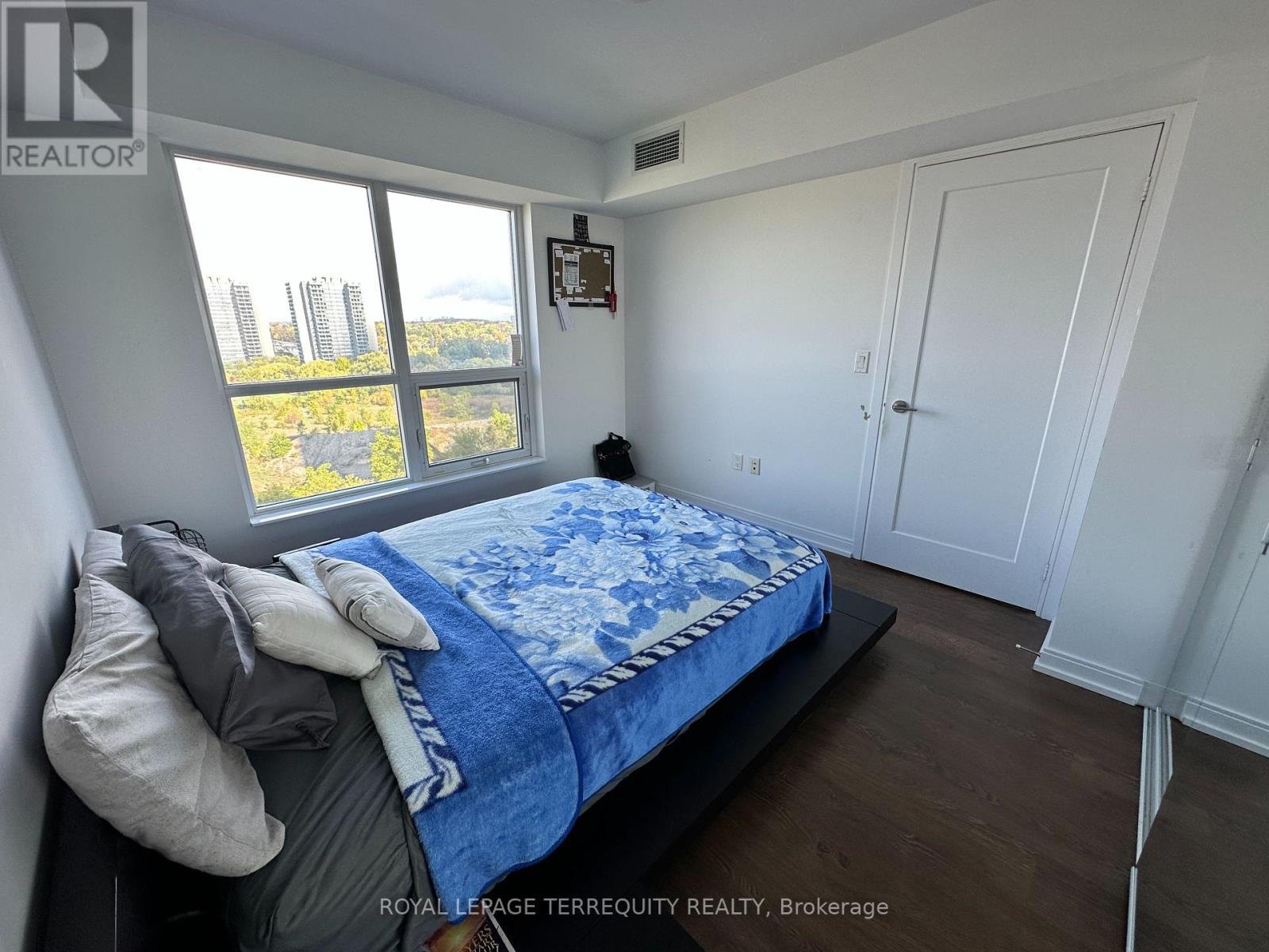 1121 - 275 Village Green Square, Toronto, Ontario  M1S 0L8 - Photo 8 - E12460814
