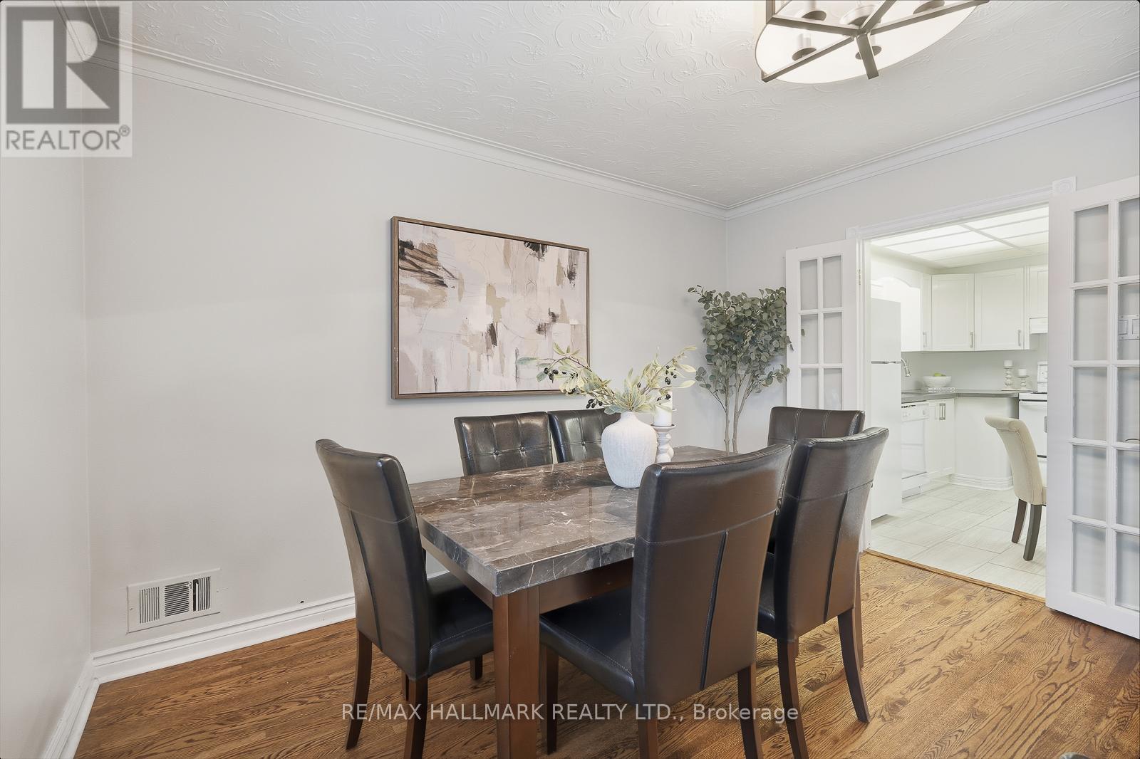 257 Chine Drive, Toronto, Ontario  M1M 2L4 - Photo 8 - E12460856