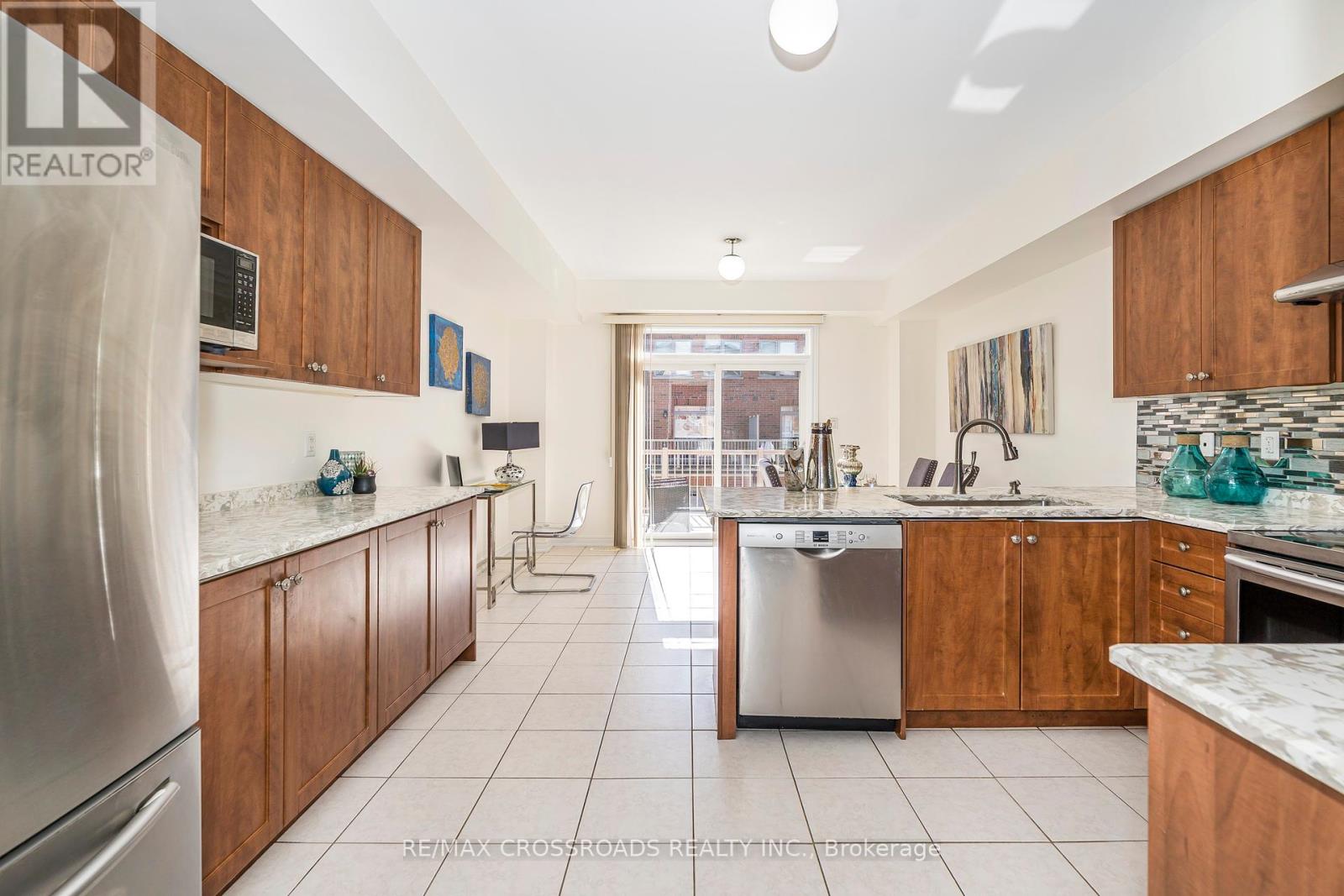 38 Lily Cup Avenue, Toronto, Ontario  M1L 0H4 - Photo 18 - E12460865