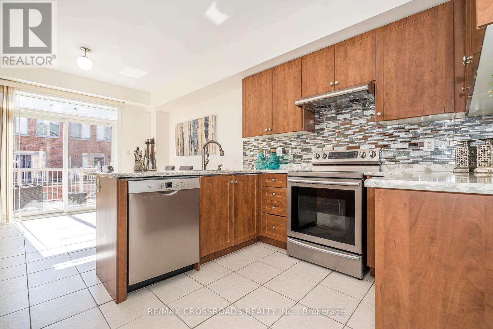 38 Lily Cup Avenue, Toronto, Ontario  M1L 0H4 - Photo 19 - E12460865