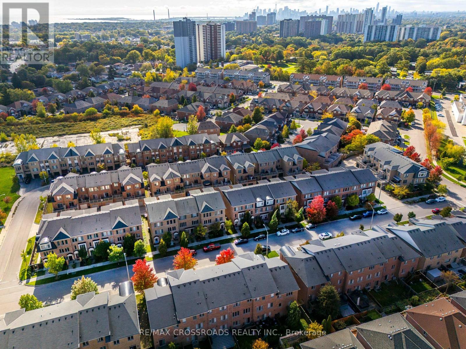 38 Lily Cup Avenue, Toronto, Ontario  M1L 0H4 - Photo 2 - E12460865
