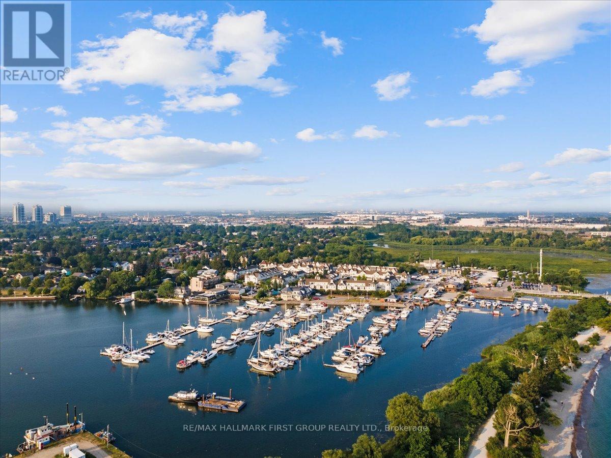 4 - 1295 WHARF STREET, Pickering, Ontario