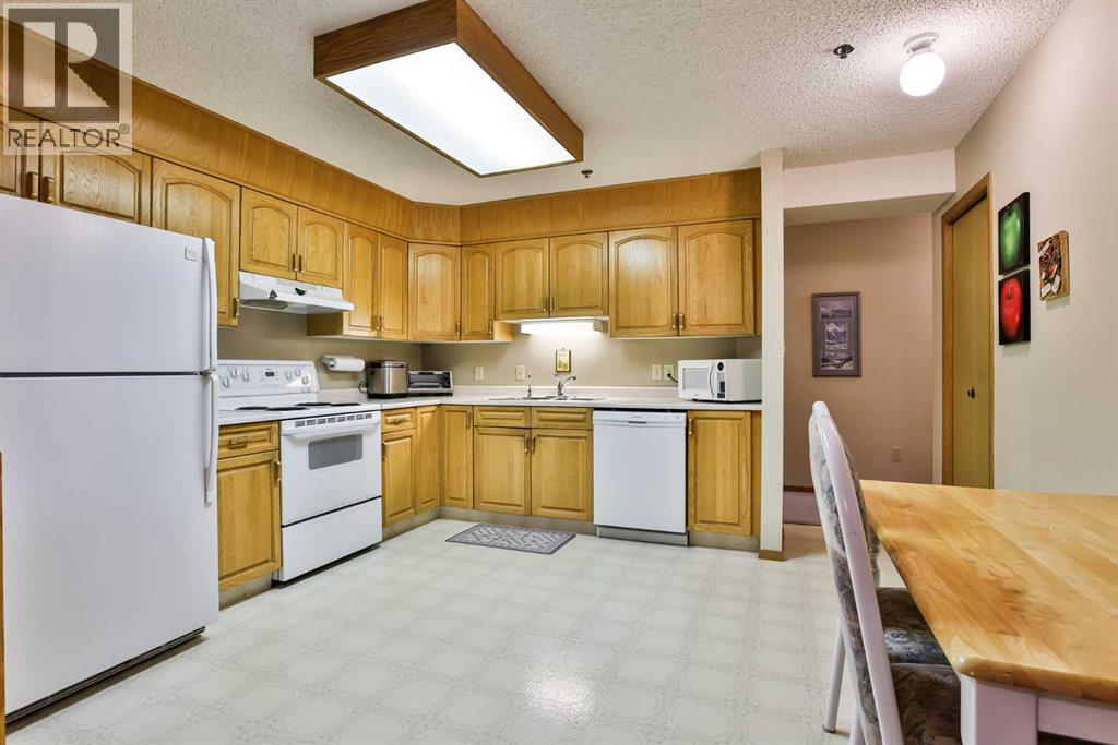 110, 20 3 Street S, Lethbridge, Alberta  T1J 4P1 - Photo 9 - A2264325