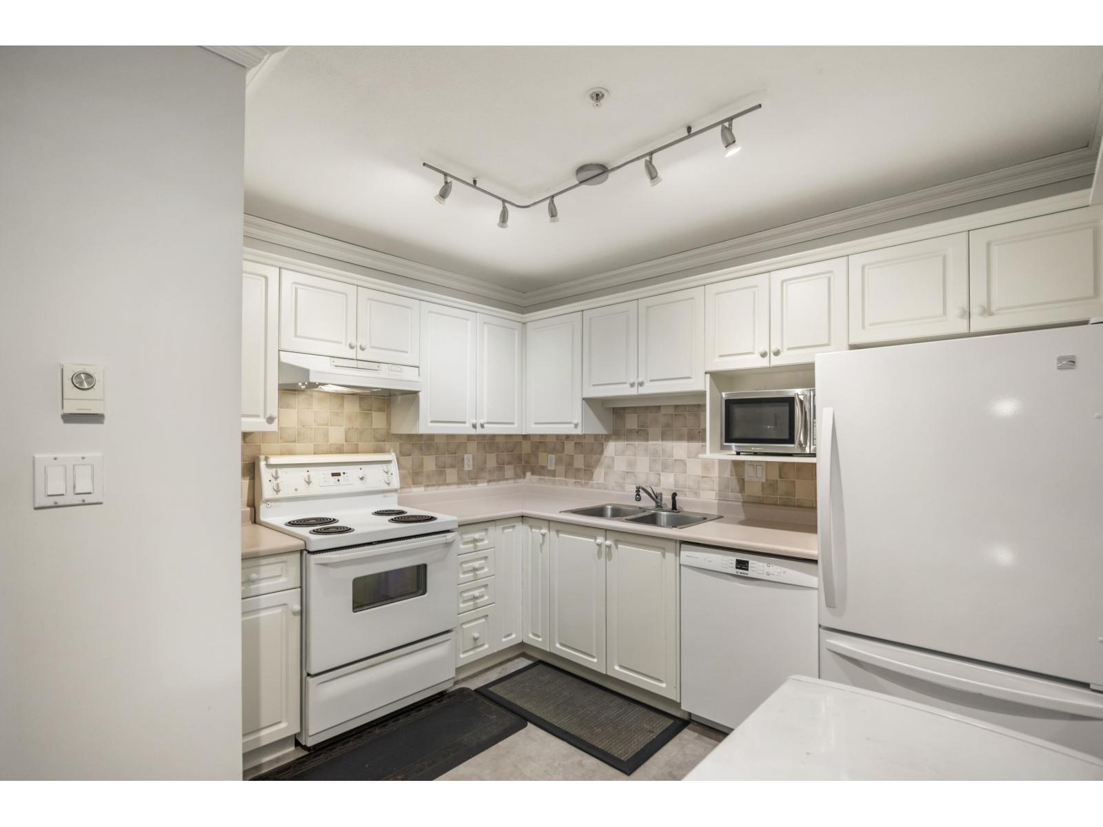 403 20200 54a Avenue, Langley, British Columbia  V3A 3W7 - Photo 5 - R3052280