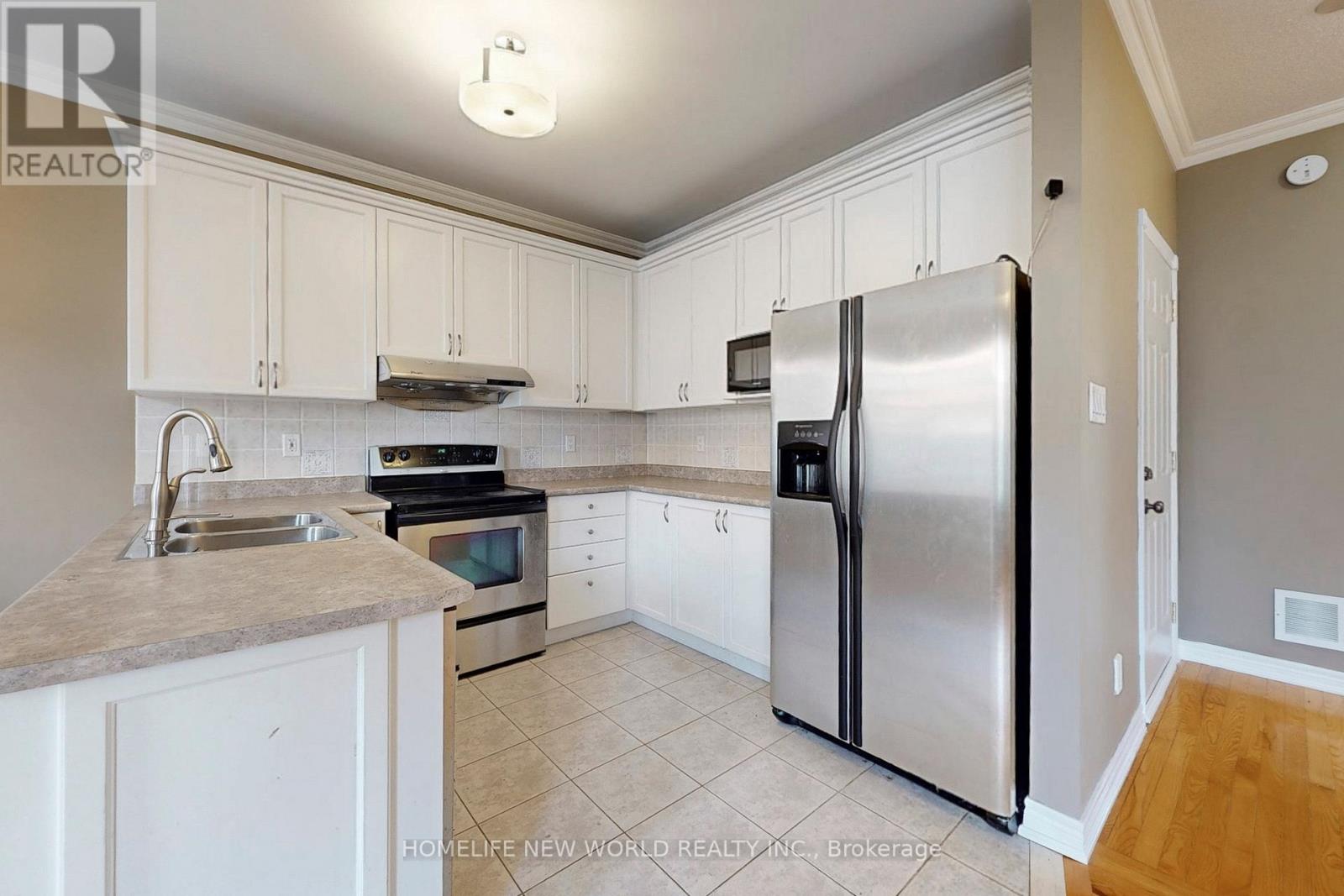 74 Saint James Avenue, Vaughan, Ontario  L4H 3E4 - Photo 12 - N12460824