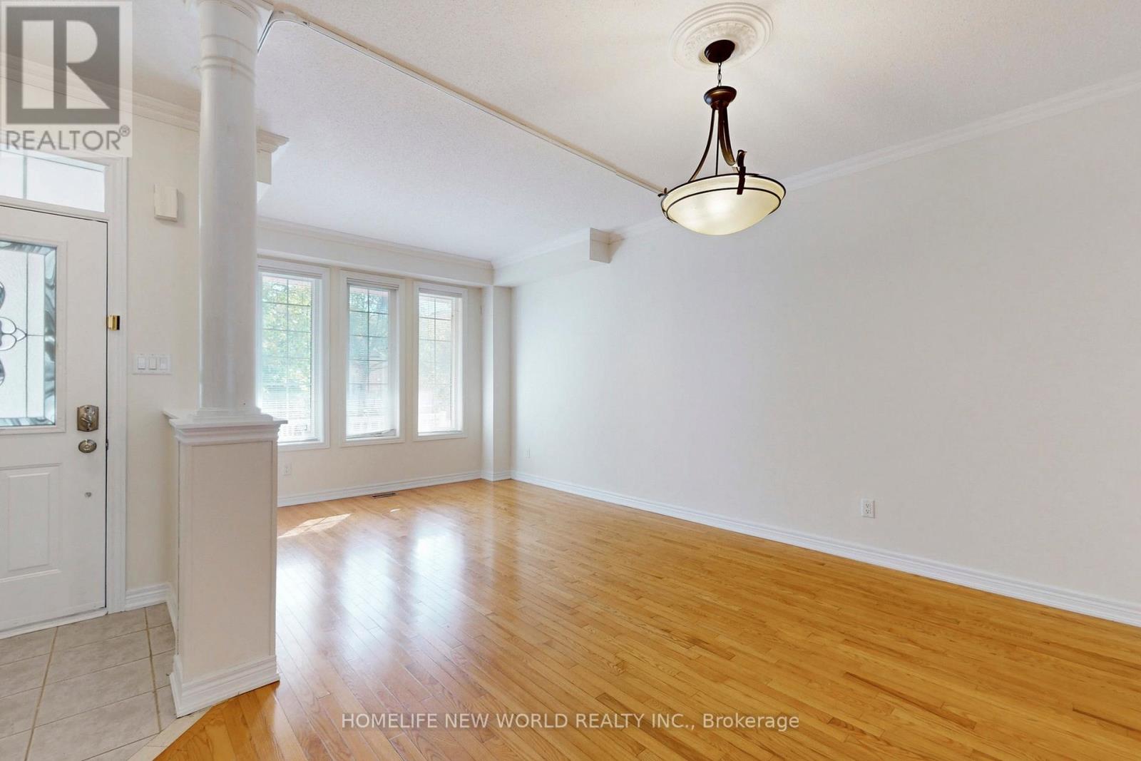 74 Saint James Avenue, Vaughan, Ontario  L4H 3E4 - Photo 2 - N12460824