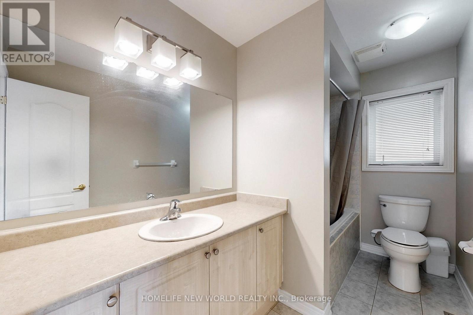 74 Saint James Avenue, Vaughan, Ontario  L4H 3E4 - Photo 23 - N12460824