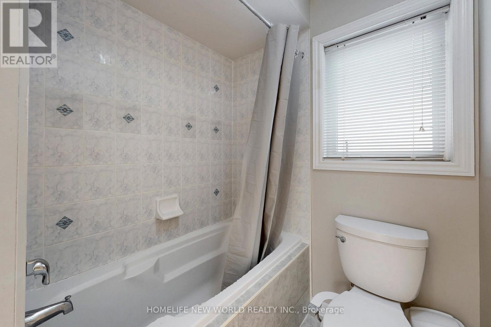 74 Saint James Avenue, Vaughan, Ontario  L4H 3E4 - Photo 24 - N12460824