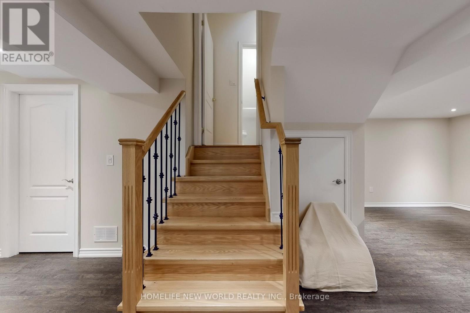 74 Saint James Avenue, Vaughan, Ontario  L4H 3E4 - Photo 25 - N12460824