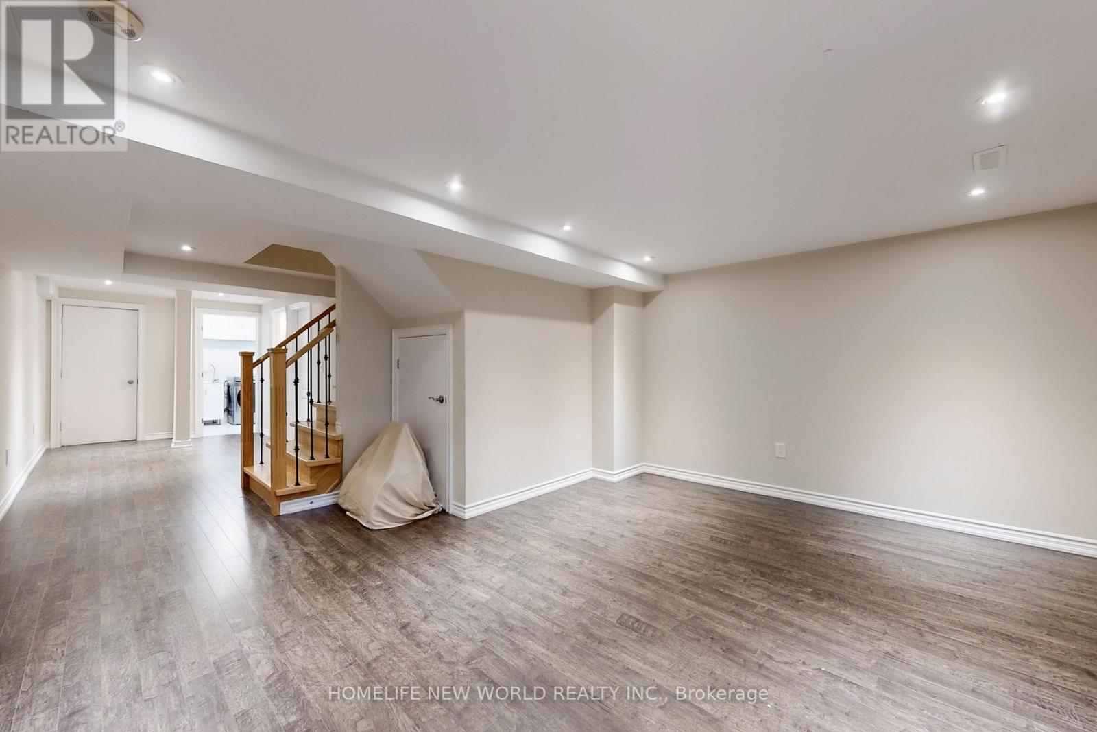 74 Saint James Avenue, Vaughan, Ontario  L4H 3E4 - Photo 27 - N12460824