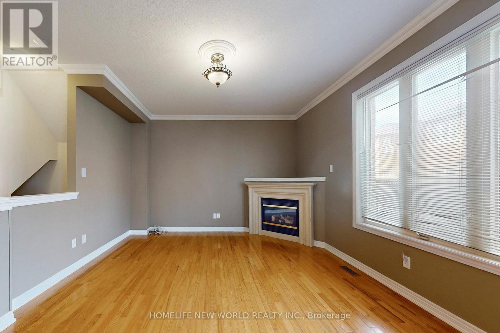 74 Saint James Avenue, Vaughan, Ontario  L4H 3E4 - Photo 5 - N12460824