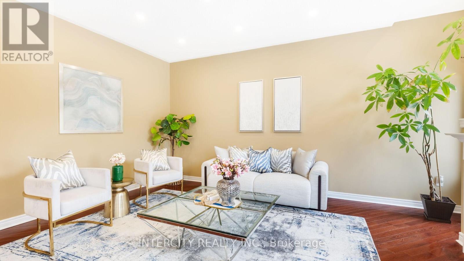 16 Venice Gate Drive, Vaughan, Ontario  L4H 0E7 - Photo 15 - N12460862