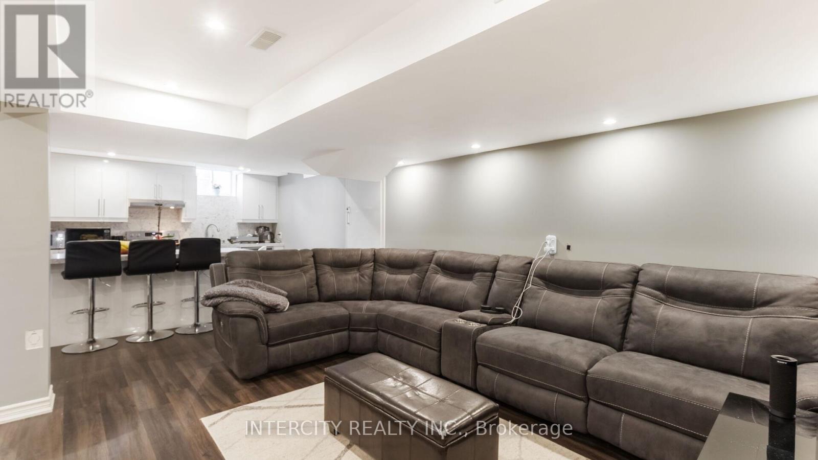 16 Venice Gate Drive, Vaughan, Ontario  L4H 0E7 - Photo 36 - N12460862