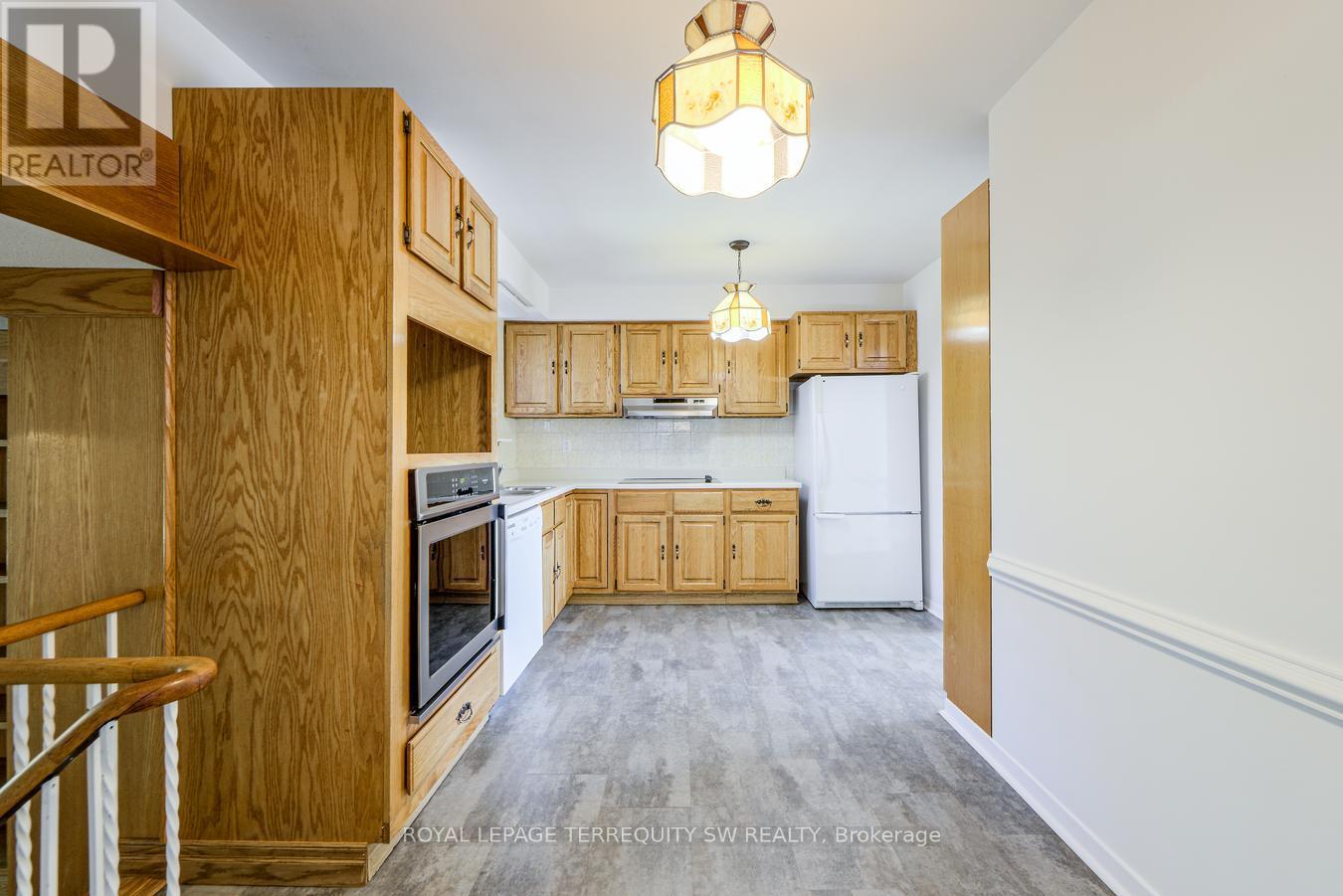 329 Dennie Avenue, Newmarket, Ontario  L3Y 4M5 - Photo 11 - N12460870
