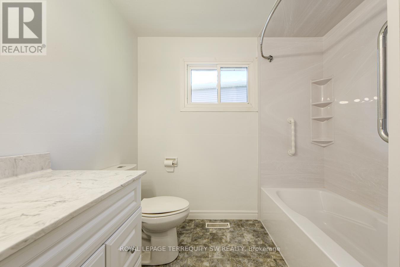 329 Dennie Avenue, Newmarket, Ontario  L3Y 4M5 - Photo 27 - N12460870
