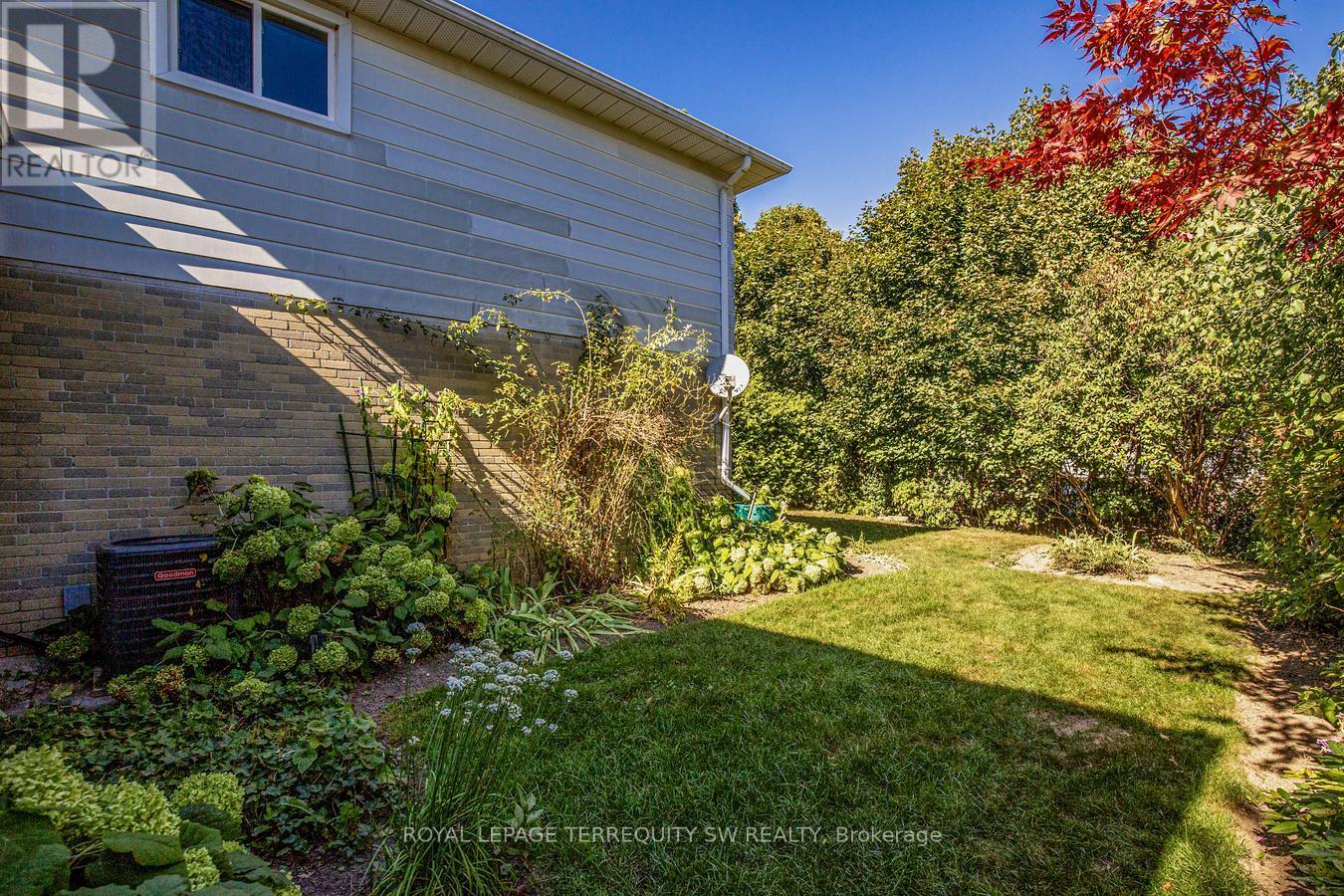 329 Dennie Avenue, Newmarket, Ontario  L3Y 4M5 - Photo 37 - N12460870