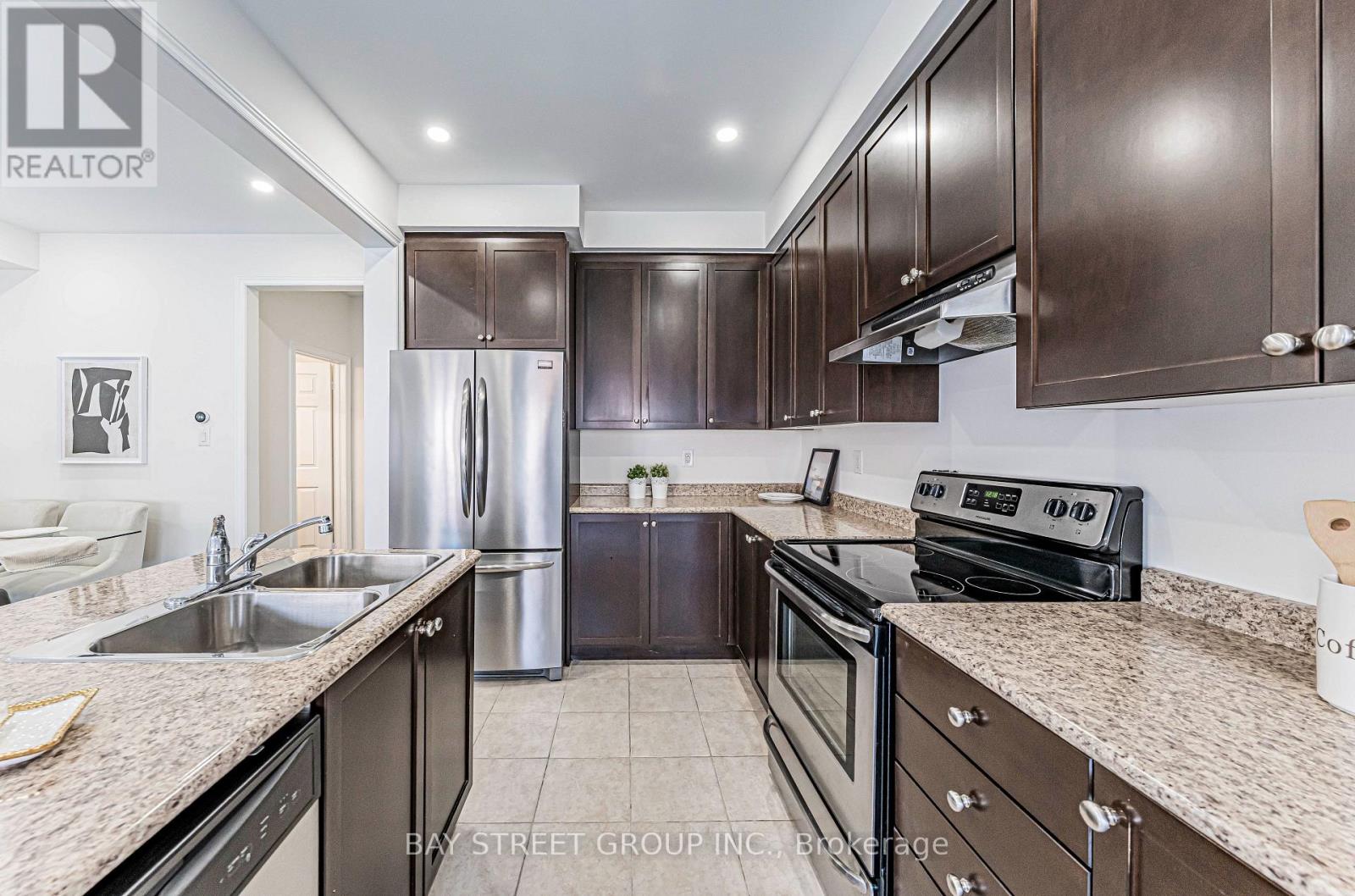 28 Rougeview Park Crescent, Markham, Ontario  L6E 0P7 - Photo 21 - N12460874
