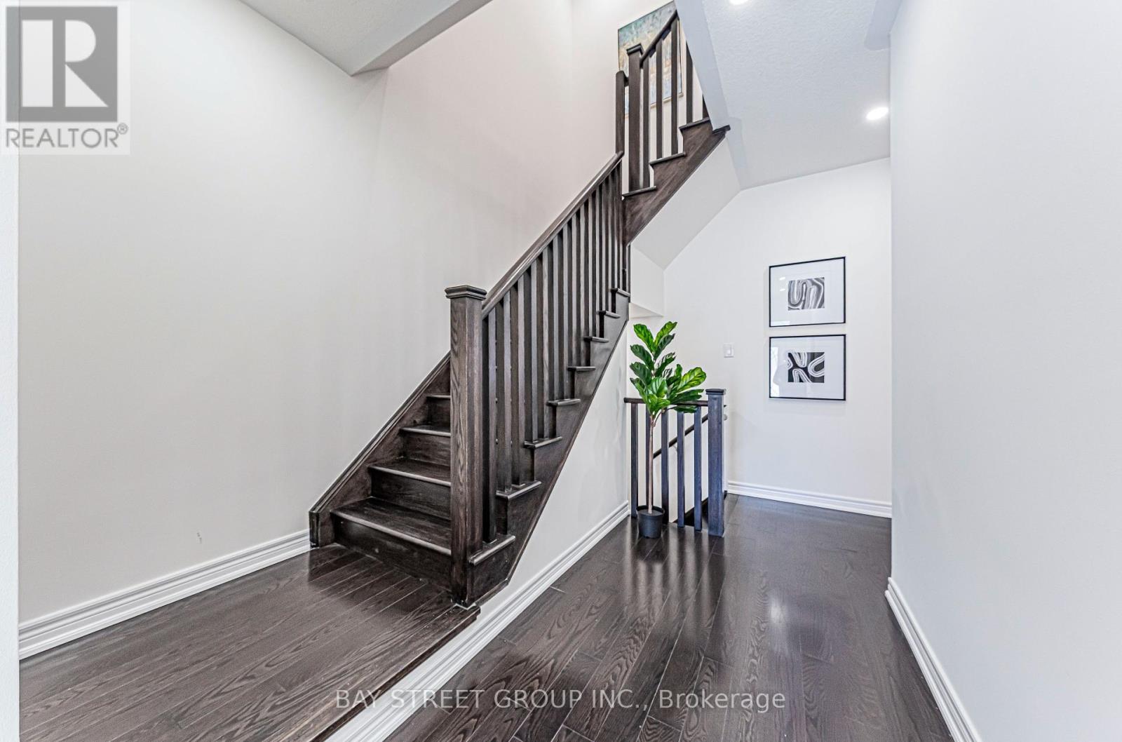 28 Rougeview Park Crescent, Markham, Ontario  L6E 0P7 - Photo 7 - N12460874