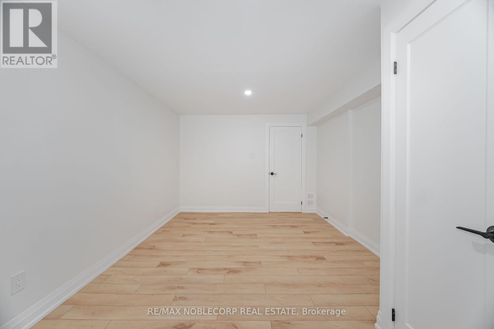 Lower - 131 Dunstan Crescent, Vaughan, Ontario  L4L 3W5 - Photo 19 - N12460897