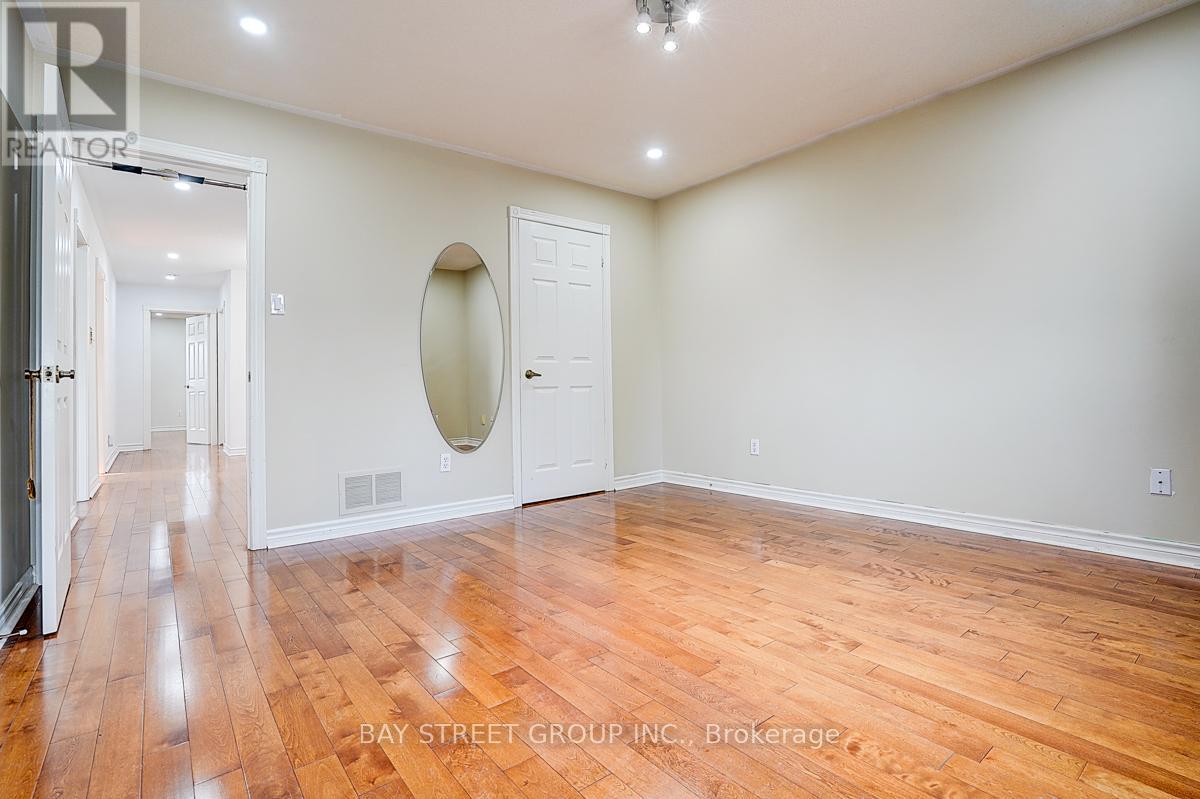 8 Muster Court, Markham, Ontario  L3R 9G5 - Photo 33 - N12460906