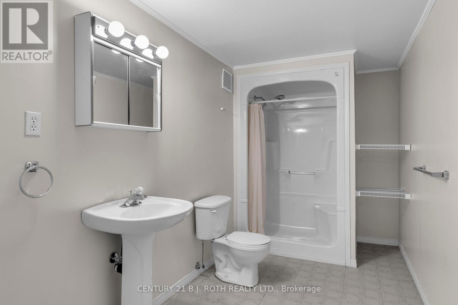 7 Trailwood Place, Wasaga Beach, Ontario  L9Z 1M6 - Photo 25 - S12460895